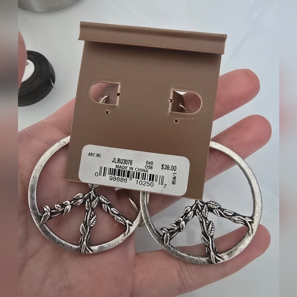 Lucky Brand Silvertone Floral Cz Peace Sign Hoop Earrings NWT - Picture 2 of 3